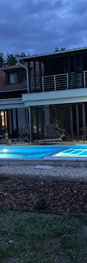 Silver Horse Ranch，位于Békés的酒店