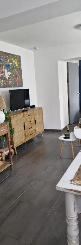 Maison aux portes des garrigues，位于尼姆的酒店