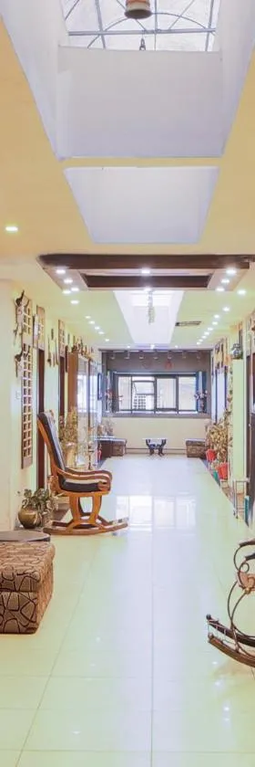 Hotel O New Om Palace，位于博帕尔的酒店