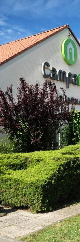 Campanile Montélimar Nord - A7 sortie 17，位于莱斯托雷特斯的酒店
