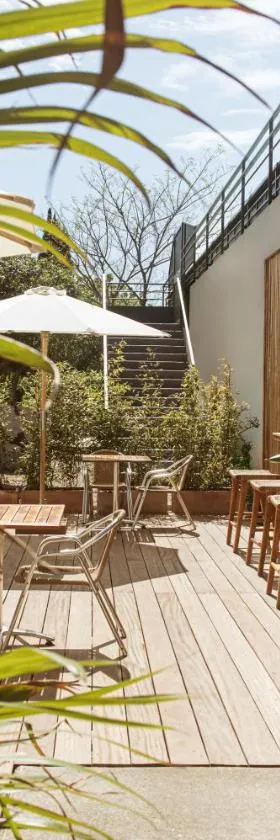 Les Jardins du Canal Piscine Chauffée，位于艾格-莫尔特的酒店