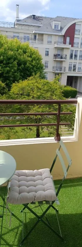 Appartement Cosy, 30 minutes de Paris，位于卡里雷斯索珀斯的酒店