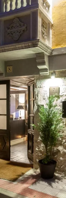 Hotel Boutique Valle de Oca，位于Villanasur-Río de Oca的酒店