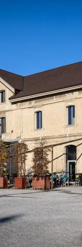 Aare Lodge Attisholz Self Check-in，位于卢特巴赫的酒店