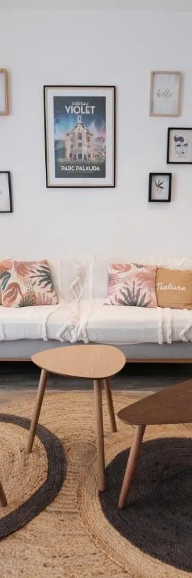 Maison de Vacances 2 Chambres avec rooftop，位于蒂伊的酒店