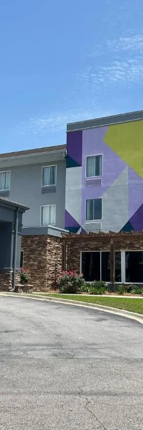 Dothan East Inn & Suites，位于多森的酒店