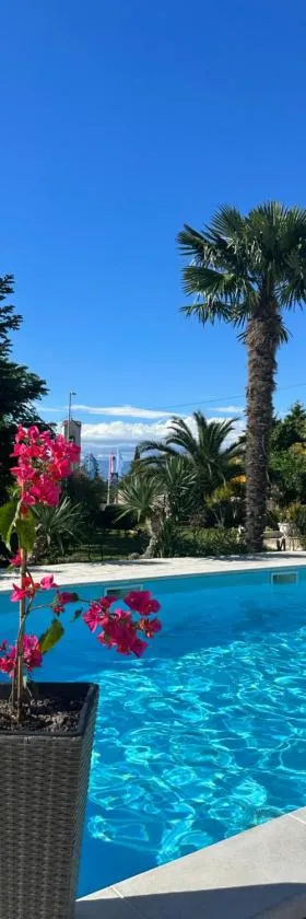 Holiday House Serenity，位于马林斯卡的酒店