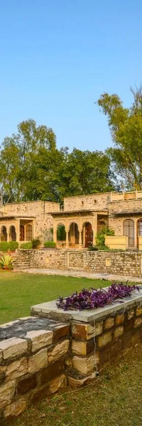 Neemrana's - Hill Fort - Kesroli，位于阿尔瓦尔的酒店