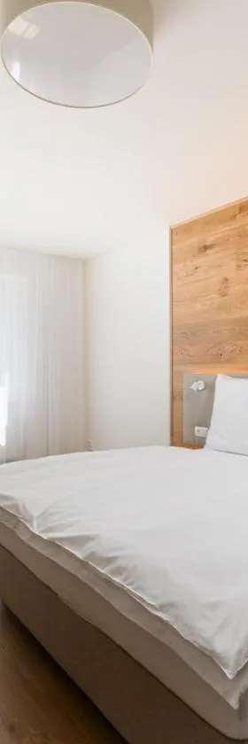 Hotel Schreiner，位于沃拉里的酒店