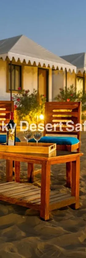 Sky Desert Safari，位于山姆的酒店