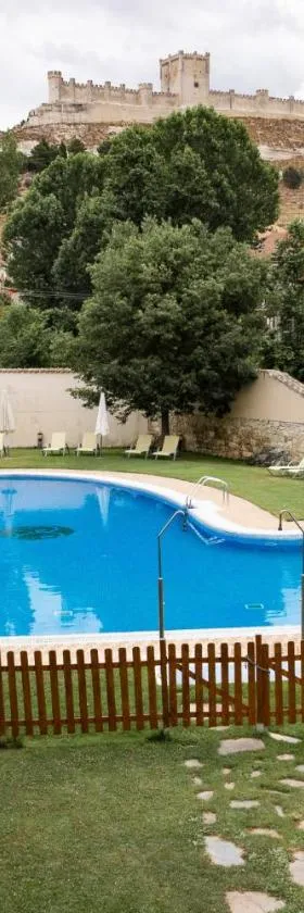 AZZ Peñafiel Las Claras Hotel & Spa，位于佩纳菲尔的酒店