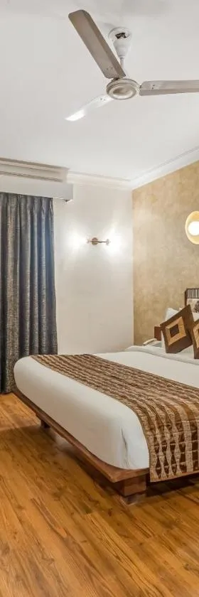 Clubhouse Nami Residency Near Sabarmati Riverfront Ahmedabad，位于艾哈迈达巴德的酒店