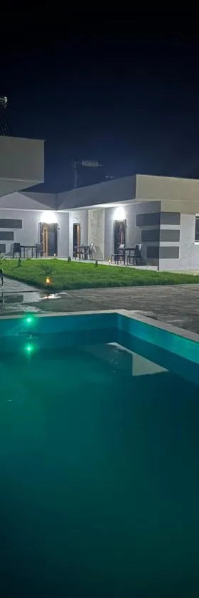 Rivi Apartments，位于Mrzenci的酒店