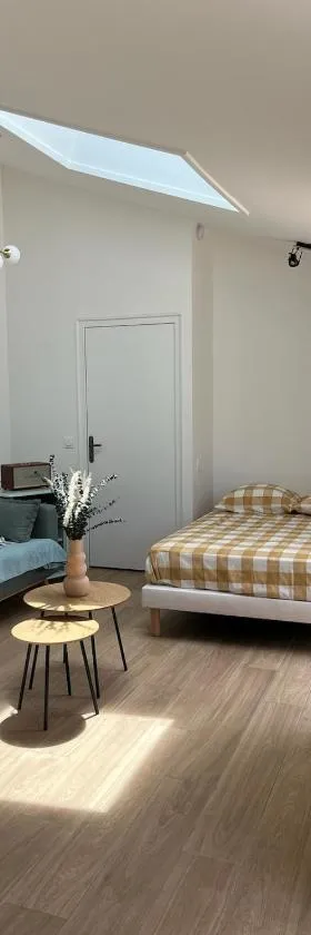 Studio neuf avec Terasse Jardin，位于塞尼奥斯的酒店
