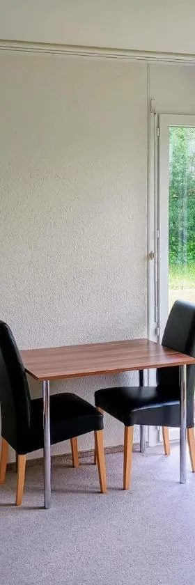 Privatzimmer 300m zur S-Bahn Jona，位于拉珀斯维尔-约纳的酒店