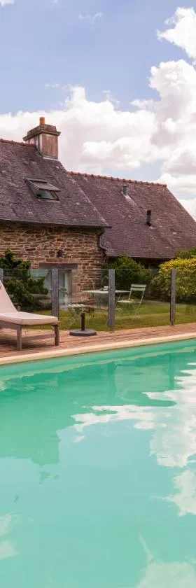 Chambres d'hôtes avec piscine，位于Arzano的酒店