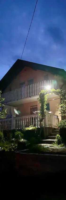 Vikendica Cokori，位于巴尼亚卢卡的酒店