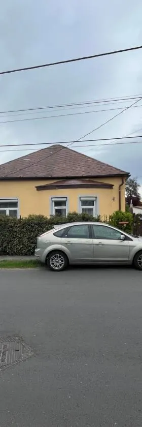 Hideaway house 01 with garden & yard and free parking，位于布达佩斯的酒店