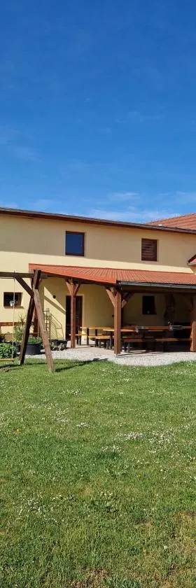 Penzion Kravín，位于Bošilec的酒店