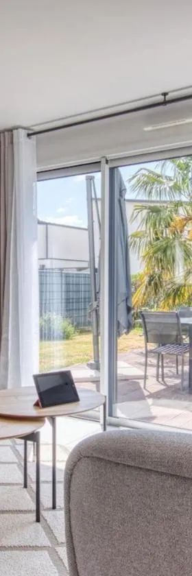 L'Océane Maison avec jardin，位于瓦讷的酒店