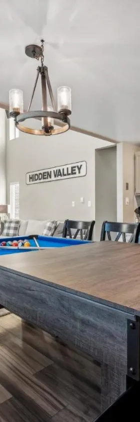 3BR Ski Resort Townhome-Sleeps 7，位于萨默塞特的酒店