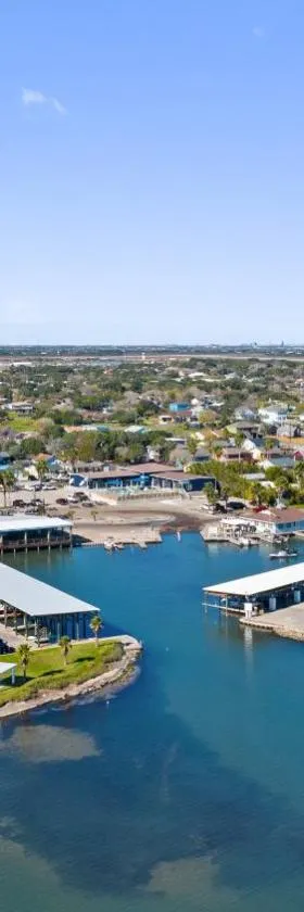Bluff's Landing Lodge，位于科珀斯克里斯蒂的酒店
