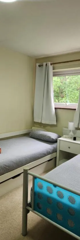 Twin Room in Crawley,Gatwick,West Sussex，位于Ifield的酒店