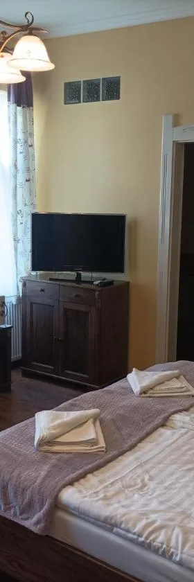 Thermália Vendégházak - Tulipán Apartman，位于Kaba的酒店
