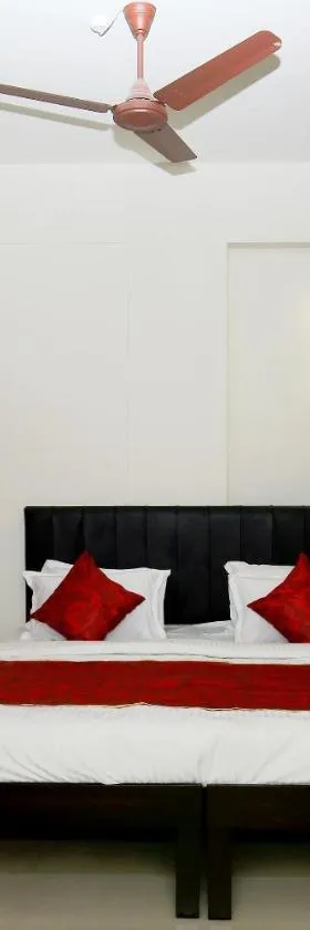 Super Hotel O Technopark Formerly Le Frank，位于Trippapur的酒店