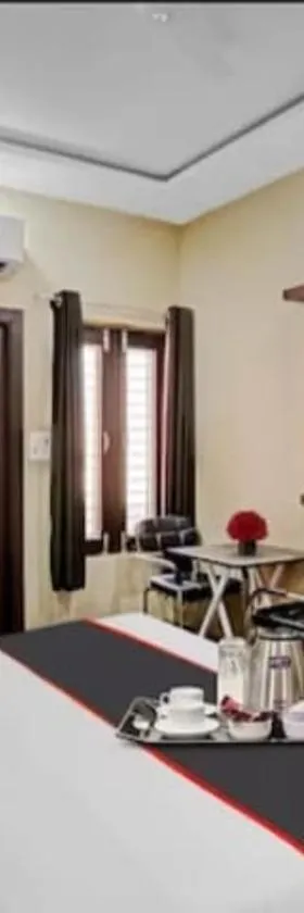 Hotel Green Apple BAREILLY，位于巴雷利的酒店