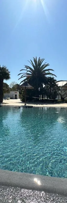 Mobilhome Ile d'Oléron - 6 places - Camping 5 étoiles，位于奥雷龙圣乔治的酒店