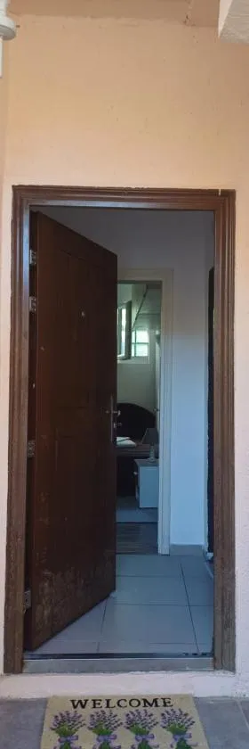 Agica apartment，位于Škaljari的酒店