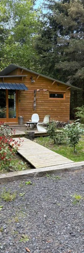 Chalet libellule Domaine de la Mamounette，位于Champclause的酒店