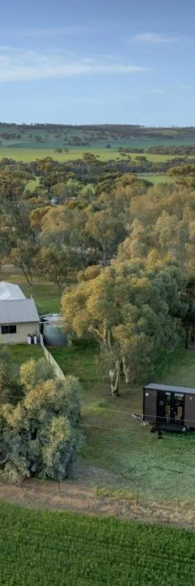 Avon River Homestead by Tiny Away，位于Beverley的酒店