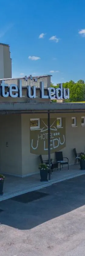 乐都酒店，位于维尔克波波维采的酒店