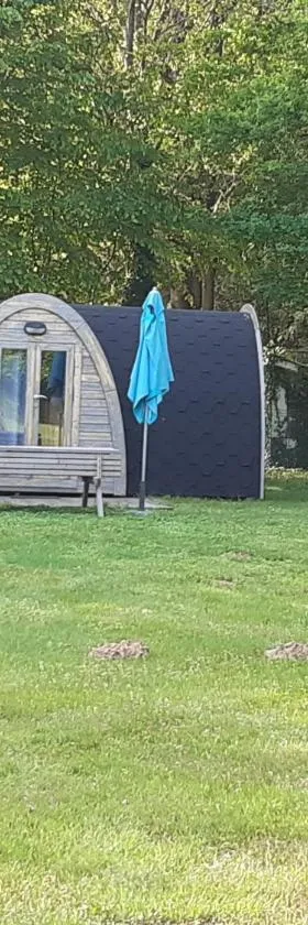 Camping Onlycamp Port Sainte Marie，位于Malicorne-sur-Sarthe的酒店