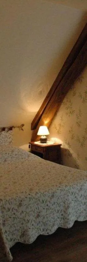 Chambre d'hôte La Berthoderie，位于Morlac的酒店