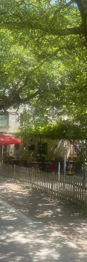 le bistrot ardéchois by Papytof，位于瓦隆蓬达克的酒店