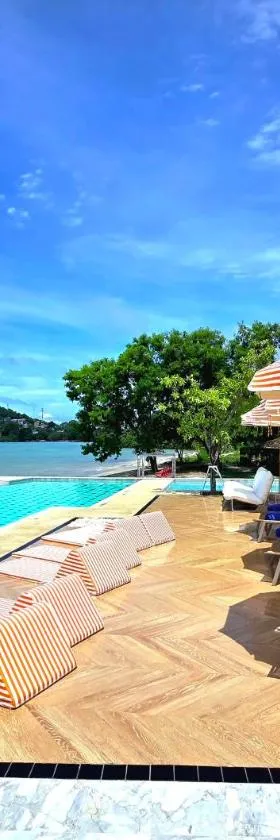 Charcoal Panwa Beach Phuket，位于Ban Tha Khreng的酒店