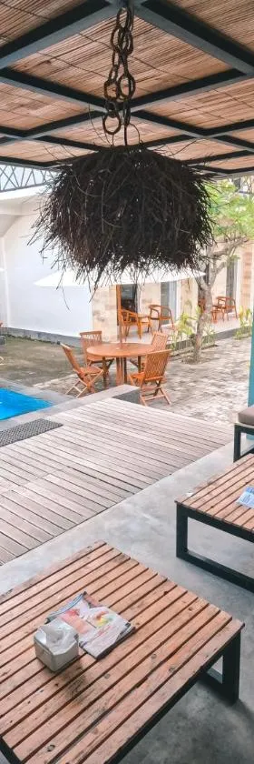 Zavana rooms & Restaurant，位于Tanjungkarang的酒店
