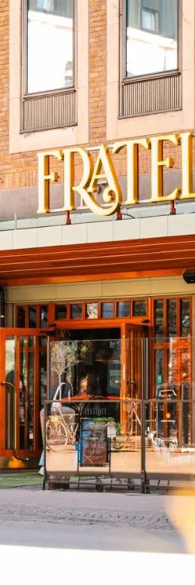 Hotel Fratelli，位于卡尔斯塔德的酒店