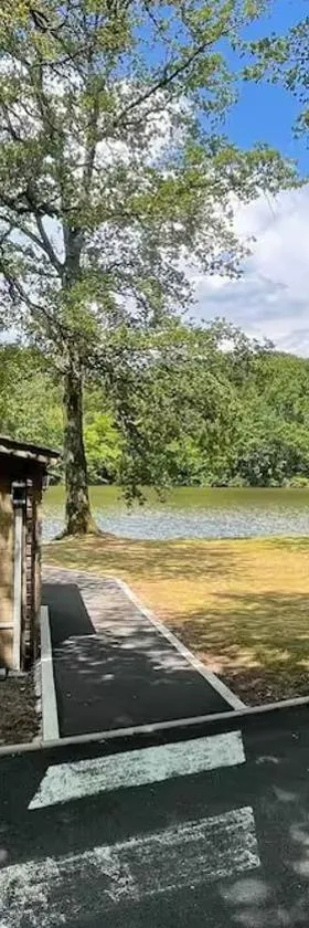 Hébergement au bord de l'eau，位于Frahier-et-Châtebier的酒店