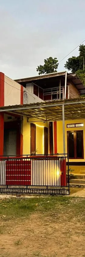 Rara Guest House Raja Ampat，位于Pulau Saonek-kecil的酒店