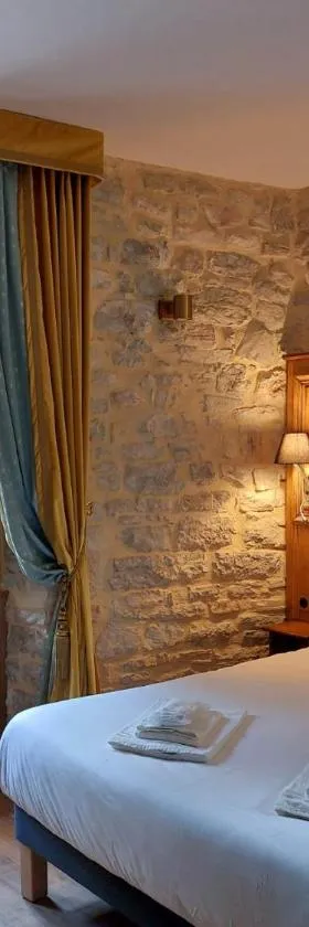 Hôtel-Restaurant Le Manoir De Montesquiou，位于拉马莱恩的酒店
