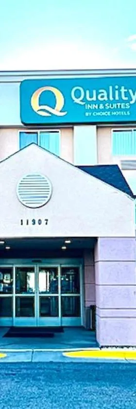 Quality Inn & Suites Golden - Denver West，位于莱克伍德的酒店