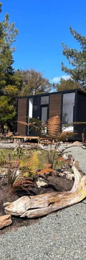 Ruru Tiny House by Tiny Away，位于Rangihaeata的酒店