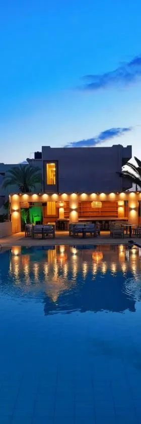 PEARL BOUTIQUE Hotel BEACH ROAD MALIA，位于玛利亚的酒店