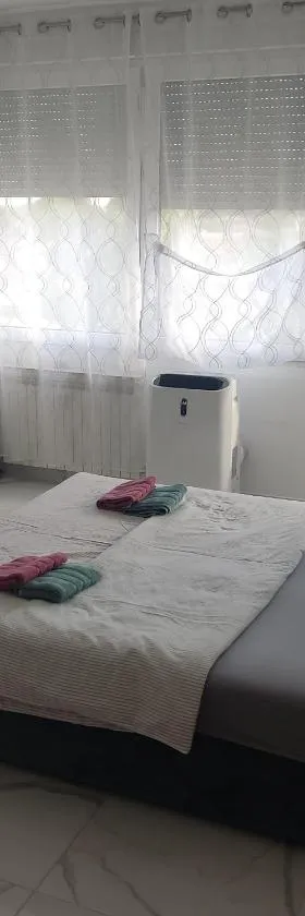 Studio apartman Franka，位于武科瓦尔的酒店