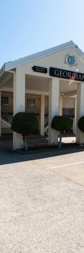 Albury Georgian Motel & Suites，位于奥尔伯里的酒店