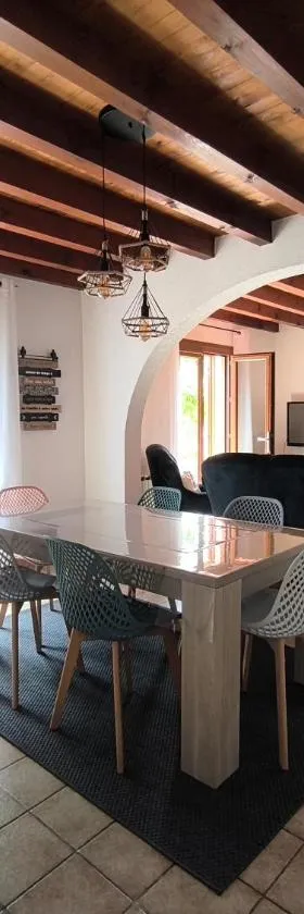Maison à 20 min des plages Landaises，位于卡斯泰的酒店